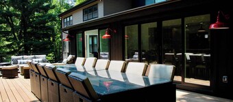 Hideaway - Pickleball Court, Private Pool, Hot Tub, Sleeps 25!