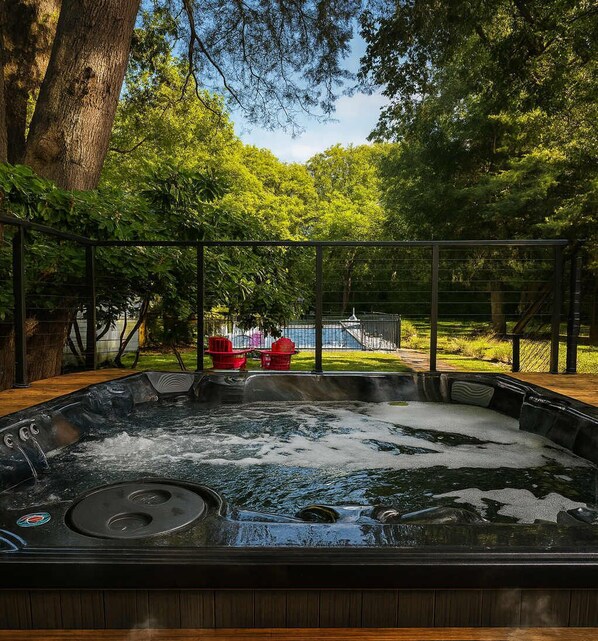 Outdoor spa tub - Hideaway - Pickleball Court, Private Pool, Hot Tub, Sleeps 25! (Michigan City)