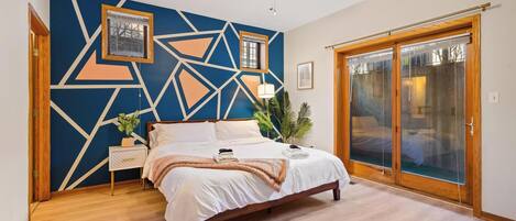 3 bedrooms, desk, iron/ironing board, WiFi