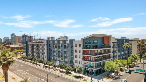 Penthouse, Free Parking, Pool Table, Private Balcony
