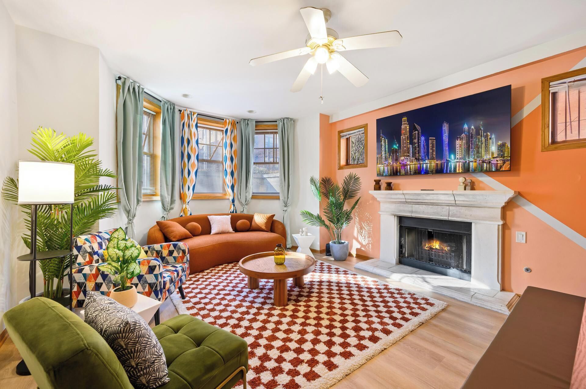 Fernseher, Kamin, Arbeitsbereiche