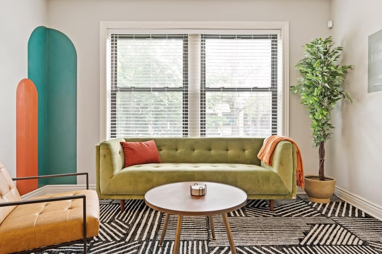Designer Apartment 10 Min Walk To Wrigley! - Evanston, IL