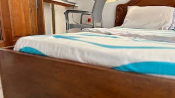 2 slaapkamers, een bureau, een strijkplank/strijkijzer, gratis wifi