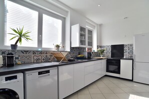 Fridge, microwave, oven, dishwasher - Les Myosotis du Val - Duplex à quelques pas de la mer (Pléneuf-Val-André)