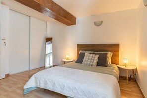 1 chambre, fer et planche à repasser, Wi-Fi gratuit, draps fournis