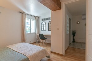 1 chambre, fer et planche à repasser, Wi-Fi gratuit, draps fournis
