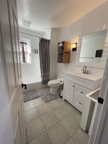🎀 Cozy Private Room  👣 Near LIRR & Shops  🛜 Fast Wi-Fi 