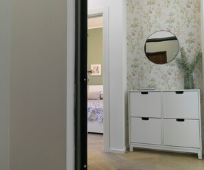 2 bedrooms, free WiFi, bed sheets - Lake & River Apartment (Lecco)