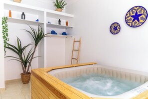 Surmatelas, fer et planche à repasser, Wi-Fi gratuit, draps fournis