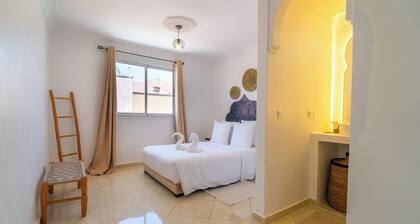 Riad Dar JuMa Marrakech Suites:Jacuzzi - Piscine & Spa