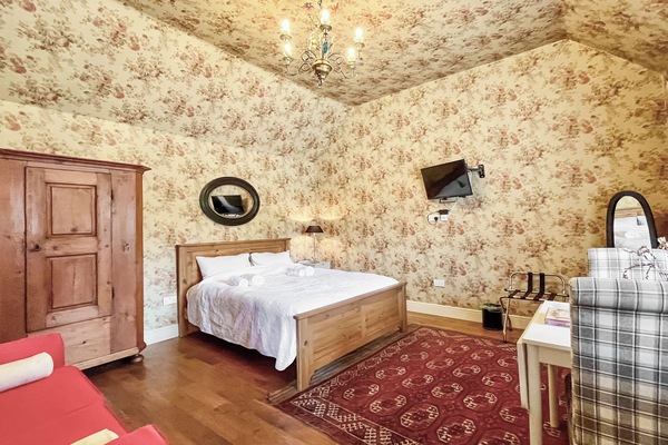 Open plan living space | Cottage 2 - Oaklands Farm, East Tytherley