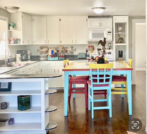 Microwave, oven, stovetop, dishwasher