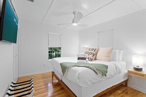 3 bedrooms, Internet, bed sheets - Grayton Time - Grayton Beach, Heated Private Pool, Walk to the Beach + Red Bar! (Grayton Beach)