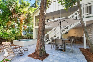 Outdoor dining - Grayton Time - Grayton Beach, Heated Private Pool, Walk to the Beach + Red Bar! (Grayton Beach)