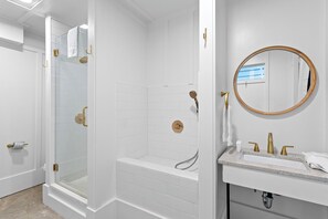 Towels - Grayton Time - Grayton Beach, Heated Private Pool, Walk to the Beach + Red Bar! (Grayton Beach)