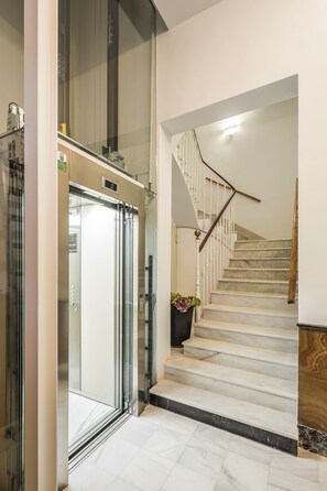 Lobby - Mon Suites Benlliure (Valencia)