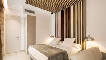 Standard Loft, 1 Queen Bed, Balcony, City View | In-room safe, blackout curtains, free WiFi, bed sheets