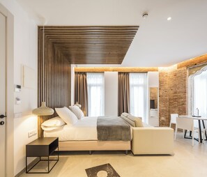 Superior Loft, 1 Queen Bed with Sofa bed, Balcony, City View | In-room safe, blackout drapes, free WiFi - Mon Suites Benlliure (Valencia)