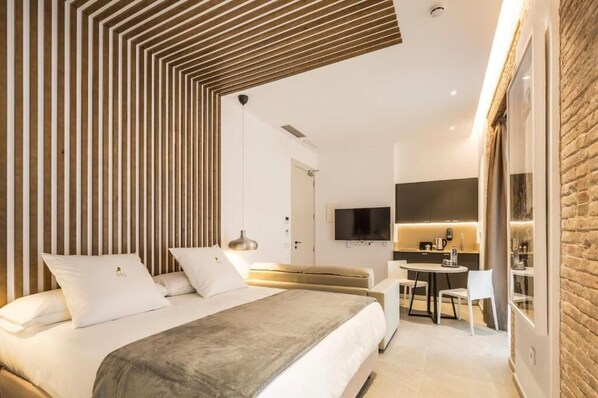 In-room safe, blackout drapes, free WiFi - Mon Suites Benlliure (Valencia)