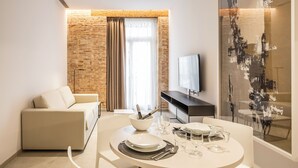 Superior Loft, 1 Queen Bed with Sofa bed, Balcony, City View | In-room safe, blackout curtains, free WiFi, bed sheets - Mon Suites Benlliure (Valencia)
