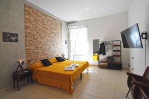 1 bedroom, WiFi, bed sheets - Miniapartment - central: Cinema (Napoli)