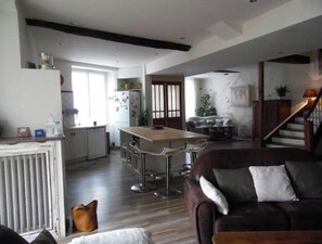 Living area - Large house at the foot of the mountains (Villeneuve-d'Olmes)