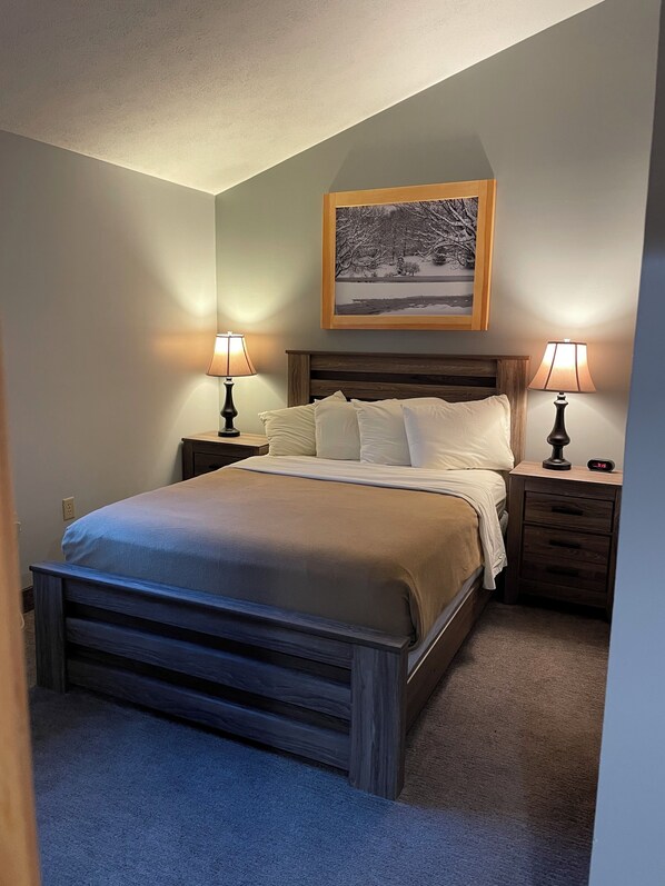 2 bedrooms, iron/ironing board, WiFi, bed sheets