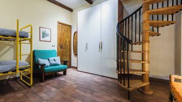 Ferienhaus, Gartenblick | 2 Schlafzimmer, Schreibtisch, laptopgeeigneter Arbeitsplatz