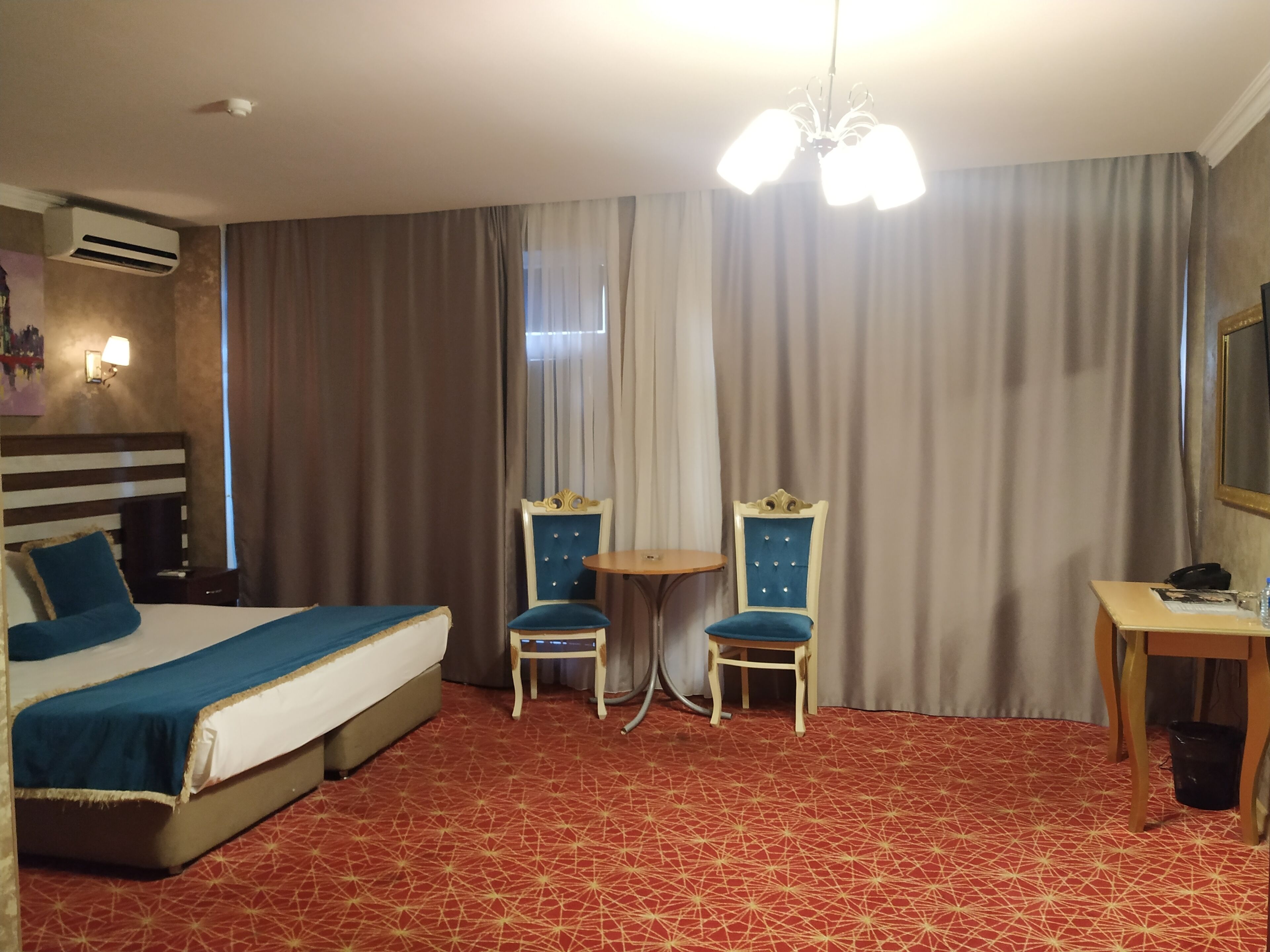 In-room safe, desk, laptop workspace, soundproofing