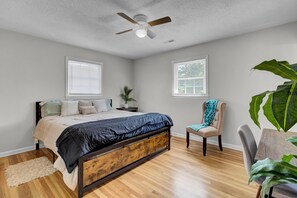 3 chambres, coffres-forts dans les chambres, bureau, Wi-Fi gratuit