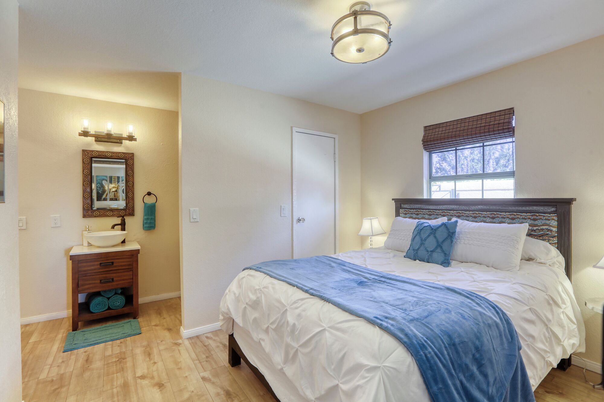 1 bedroom, desk, iron/ironing board, free WiFi