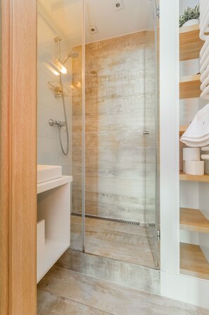 Comfort Apartment, City View | Bathroom