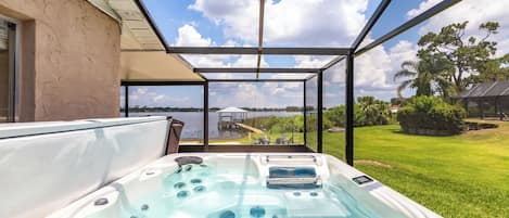 Outdoor spa tub