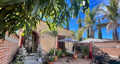 Cozy and Hip Modern Home & Dog Friendly