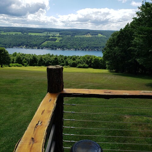 Paradise. Front deck. All comforts of home.  Great view. Serenity.
