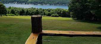 Paradise. Front deck. All comforts of home. Great view. Serenity.