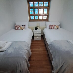 2 Schlafzimmer, Schreibtisch, Bügeleisen/Bügelbrett, kostenloses WLAN
