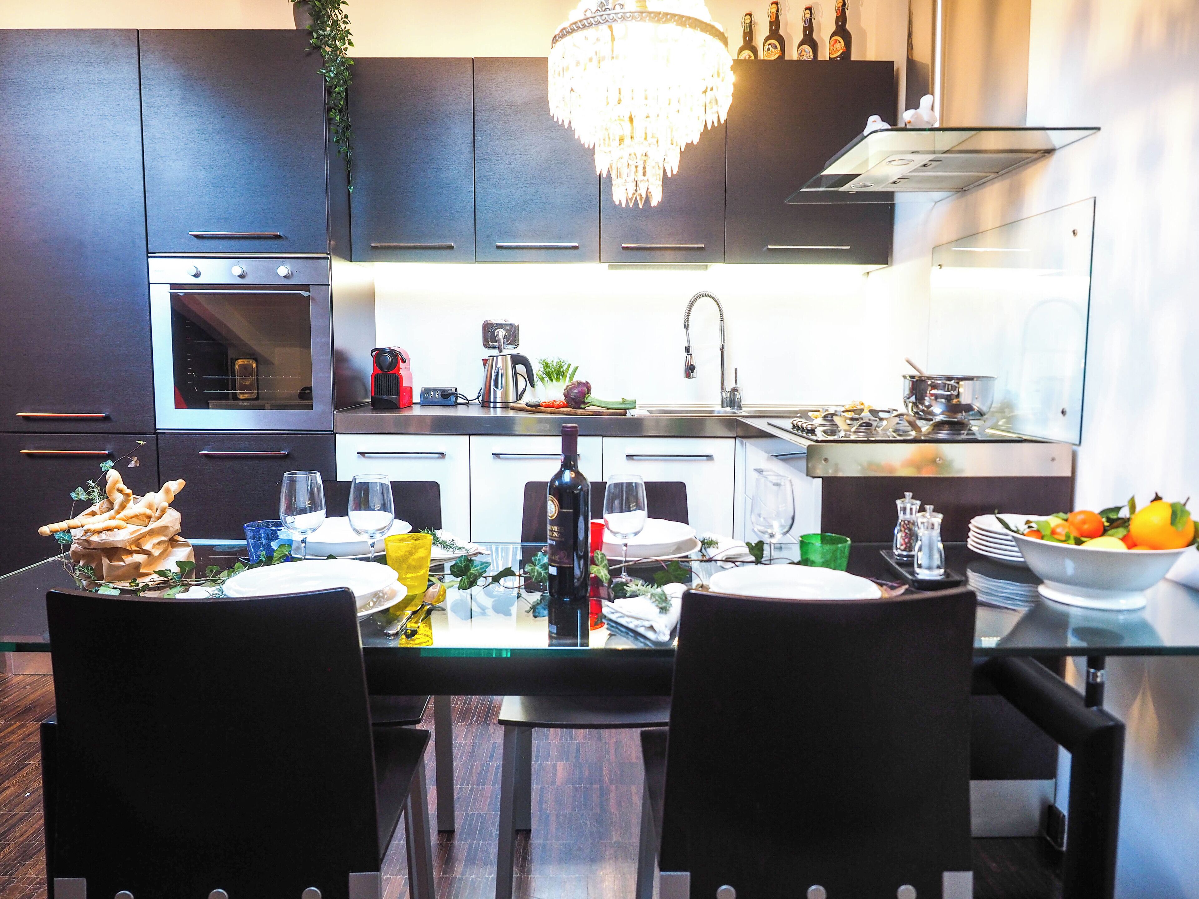 Apartamento | Cozinha privada | Máquina de café expresso, chaleira elétrica, mesas de jantar