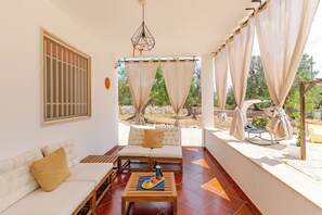 Fernseher, Kamin