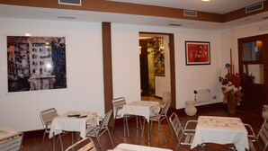 Unclassified image, 3 of 12, button - hotel dulcinea (Muggia)