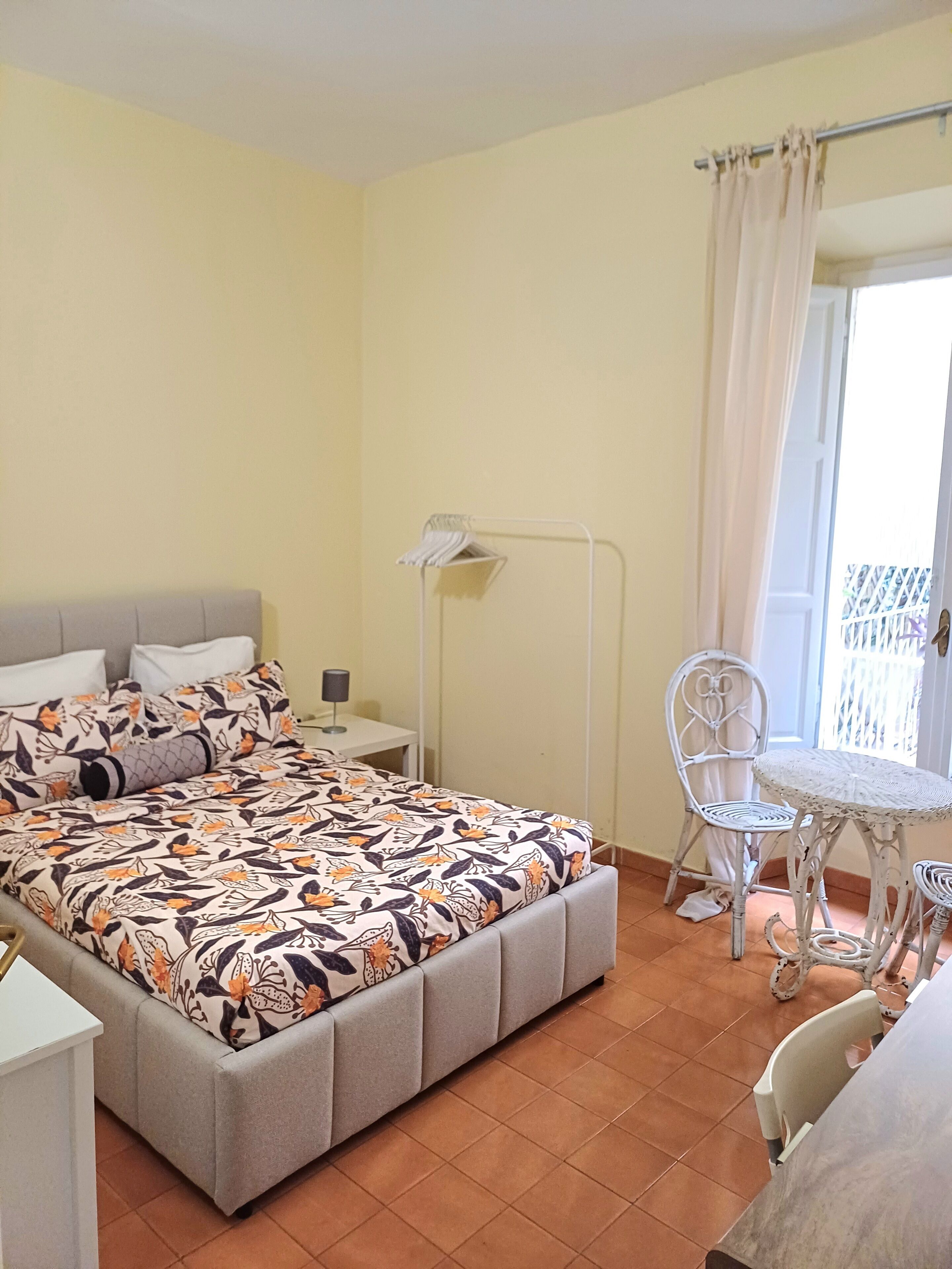 1 chambre, bureau, fer et planche à repasser, Wi-Fi gratuit