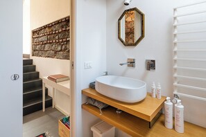 Departamento | Baño | Regadera, amenidades de baño gratuitas, secadora de cabello, bidet 