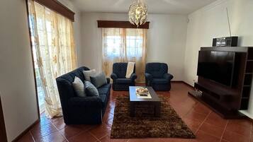 Télévision, cheminée