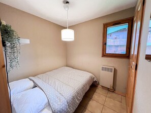 1 bedroom, iron/ironing board, bed sheets - Charming T2 in Saint-Gervais-les-Bains (Saint-Gervais-les-Bains)