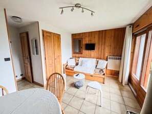 TV - Charming T2 in Saint-Gervais-les-Bains (Saint-Gervais-les-Bains)