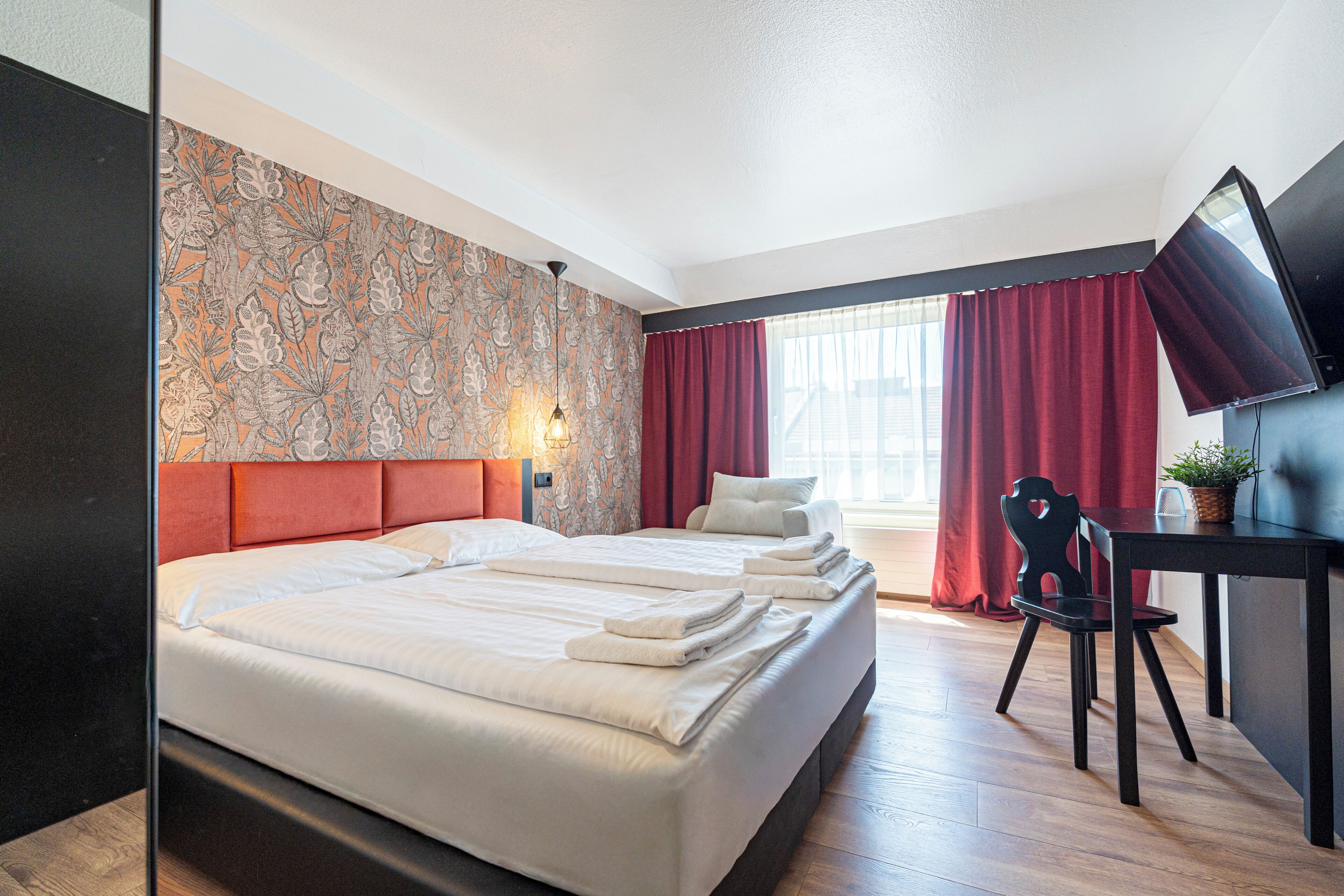 Quarto casal superior | Roupas de cama antialérgicas, cofres nos quartos