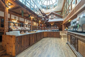 Café da manhã com buffet todos os dias mediante uma taxa