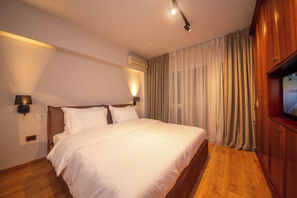 Apartamento, 2 habitaciones, balcón | 2 dormitorios, cortinas opacas, tabla de planchar con plancha