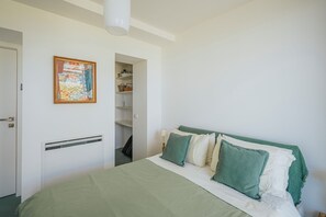 5 chambres, fer et planche à repasser, accès au Wi-Fi (inclus)
