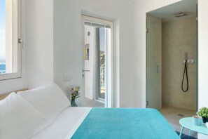 4 bedrooms, iron/ironing board, free WiFi